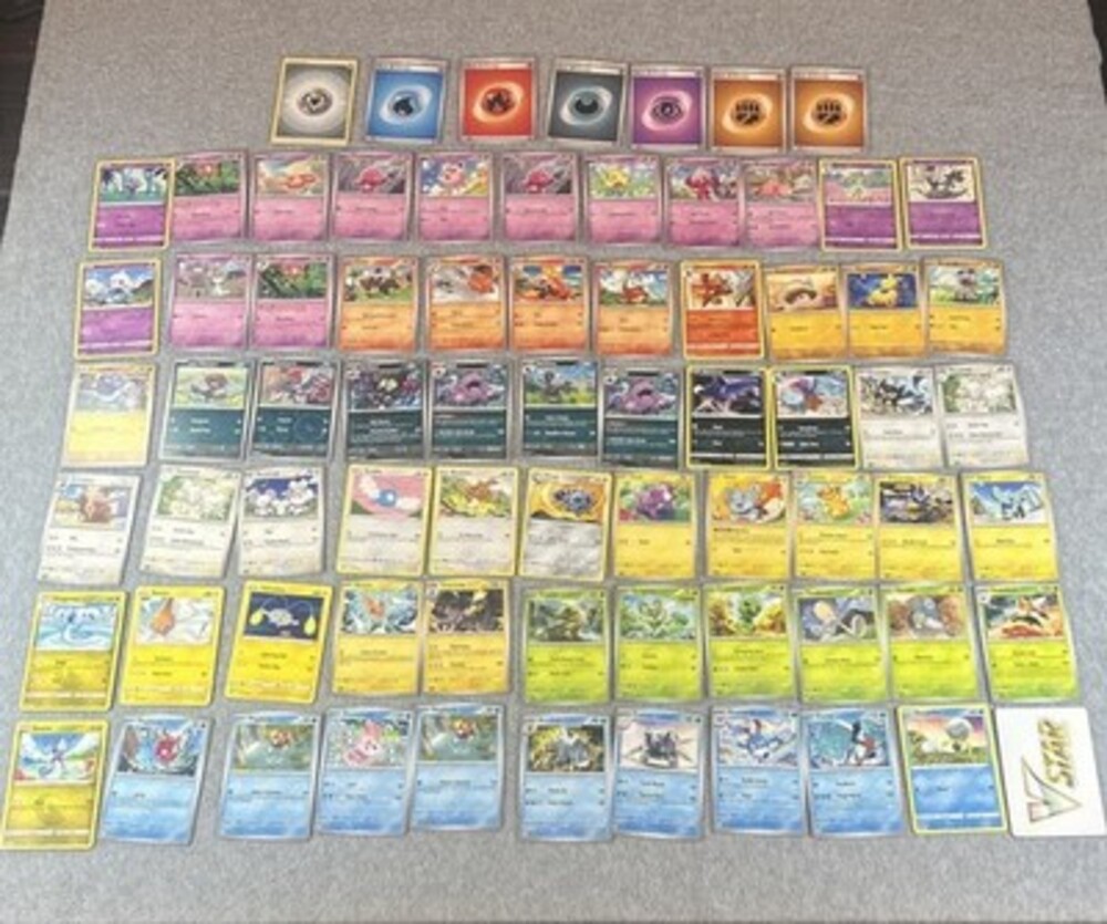 Pokémon Trading Cards Collection Lot Of 73